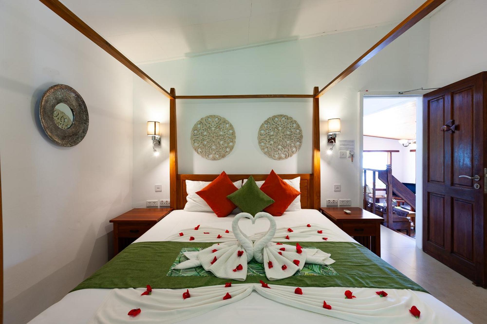 Chalets Cote Mer เบเซนต์แอนน์ ภายนอก รูปภาพ